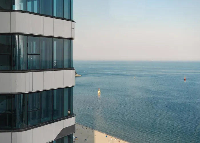 Le Collective Haeundae Paragraf *