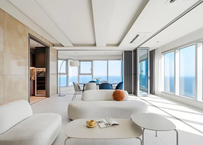 Le Collective Haeundae Paragraf